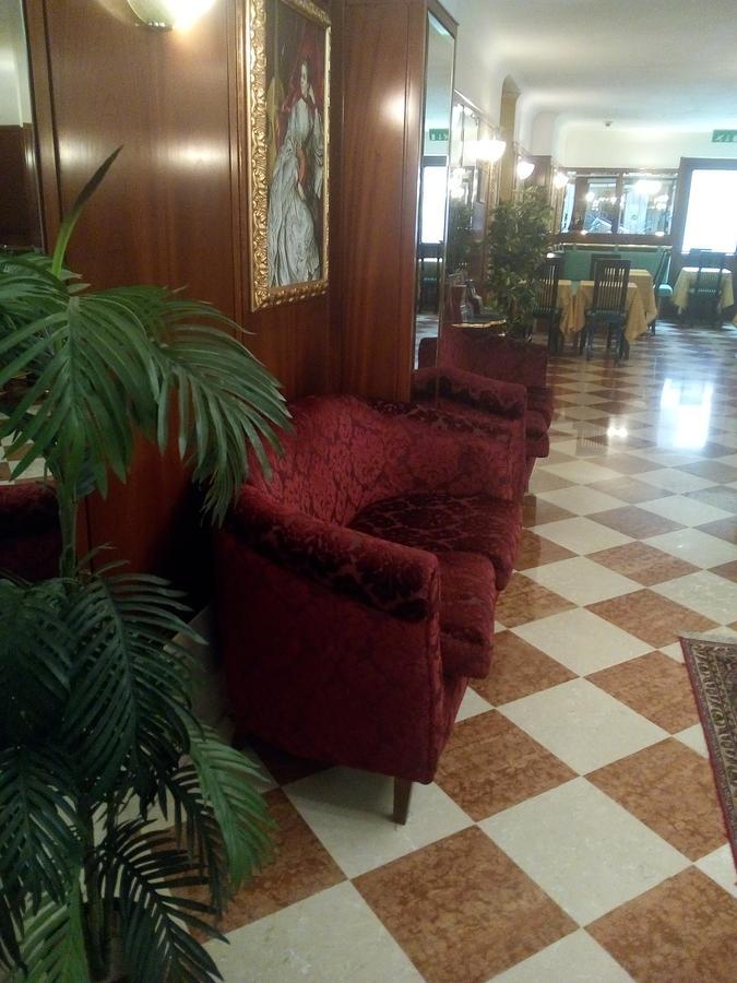 Hotel Diana Венеция Экстерьер фото